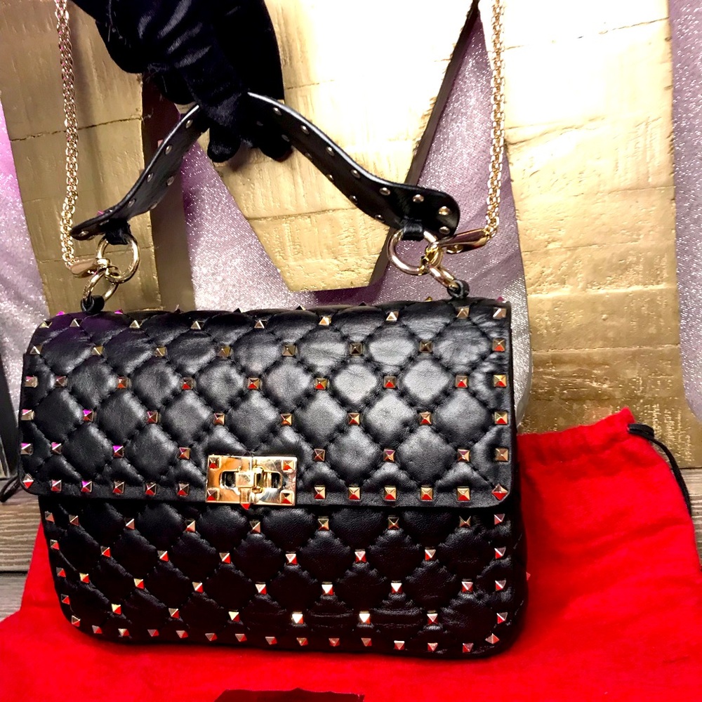 VALENTINO MEDIUM ROCKSTUD SPIKE NAPPA LEATHER BAG, like new . Authentic.